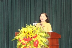 Phó Bí thư Thành ủy, Chủ tịch Hội đồng nhân dân Thành phố Hồ Chí Minh Nguyễn Thị Lệ phát biểu khai mạc Kỳ họp. (Ảnh: Mỹ Phương/TTXVN)