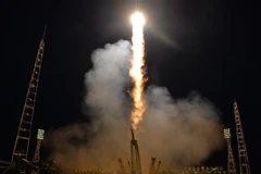 Tàu vũ trụ Soyuz của Nga rời bệ phóng tại sân bay vũ trụ Baikonur ở Kazakhstan. (Ảnh: AFP/TTXVN)