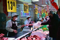 Tại một khu chợ ở Trịnh Châu, tỉnh Hồ Nam, miền Trung Trung Quốc. (Ảnh: THX/TTXVN)