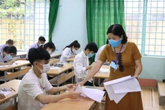 Thí sinh dự tốt nghiệp trung học phổ thông. (Ảnh: TTXVN)