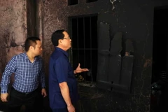 Phó Chủ tịch Quốc hội Trần Quang Phương đến hiện trường. (Ảnh: Phạm Kiên/TTXVN)