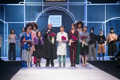 Các nhà thiết kế trẻ tài năng đến từ Học viện thời trang Atelier Chardon Savard. (Ảnh: BTC)