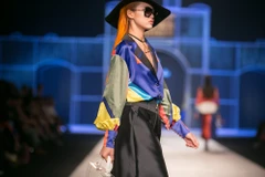 Bộ sưu tập đầy màu sắc ấn tượng với cách tạo khối độc đáo của Giang Lê. (Ảnh: BTC)