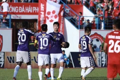 Hà Nội FC giành chiến thắng 2-1 trước Hải Phòng, qua đó vươn lên ngôi đầu bảng xếp hạng V-League 2019, hơn Thành phố Hồ Chí Minh xếp thứ hai 1 điểm. (Ảnh: Nguyên An/Vietnam+)