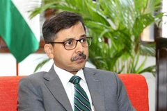 Đại sứ Cộng hòa Ấn Độ tại Việt Nam Pranay Verma trả lời phỏng vấn Thông tấn xã Việt Nam. (Ảnh: Văn Điệp/TTXVN)