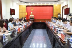 Buổi làm việc giữa đoàn công tác với lãnh đạo Ủy ban Nhân dân tỉnh Ninh Bình. (Ảnh: Ninh Đức Phương/TTXVN)