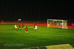 Bàn thắng nâng tỷ số 3-0 của Phan Thanh Hậu. (Ảnh: Vietnam+)