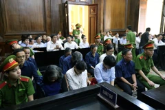 Các bị cáo tại phiên tòa. (Ảnh: Thành Chung/TTXVN)