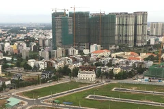 Chung cư, nhà cao tầng đang được xây dựng ngày càng nhiều để giải quyết nhu cầu về chỗ ở của người dân. (Ảnh: Thanh Vũ/TTXVN)