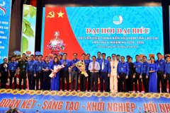 Ủy ban Hội LHTN Việt Nam tỉnh Lào Cai khóa IV, nhiệm kỳ 2019-2024 ra mắt Đại hội. (Ảnh: Hương Thu/TTXVN)