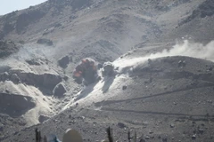 Phiến quân Houthi phóng tên lửa Scud vào căn cứ quân sự của Saudi Arabia. (Nguồn: Reuters/TTXVN)