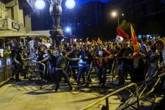 Người dân Macedonia biểu tình tại Skopje ngày 14/4. (Nguồn: AFP/TTXVN) 