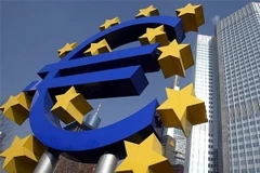 Tốc độ tăng trưởng kinh tế của Eurozone giảm một nửa trong quý 2