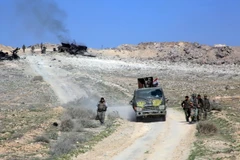 Binh sỹ Syria làm nhiệm vụ tại thị trấn Khanasser, Aleppo. (Nguồn: AFP/TTXVN) 