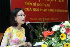 Lễ bảo vệ luận án Tiến sỹ của nghiên cứu sinh Phạm Đặng Xuân Hương (khoa Ngữ Văn). (Ảnh: Minh Quyết/TTXVN) 