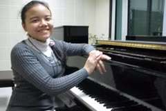 Trà My đã từng đoạt giải Nhì cuộc thi Piano toàn Liên bang Nga. (Ảnh: Hồng Kiều/Vietnam+)