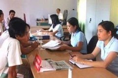 Tư vấn cho lao động trước khi đưa đi xuất khẩu lao động. (Ảnh minh họa: Hữu Việt/TTXVN) 