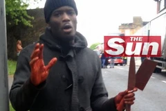 Ảnh kẻ liên quan tới vụ tấn công chụp qua báo Chủ nhật của Anh. (Nguồn: AFP/TTXVN)