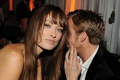 Olivia Wilde tình tứ bên Ryan Gosling. (Nguồn: Getty Images)