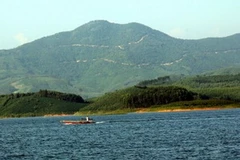 Hồ Thác Bà - Viên ngọc quý giữa núi rừng đại ngàn 