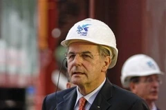 Chủ tịch Ủy ban Olympic quốc tế Jack Rogge thăm các công trình phục vụ Olympic mùa Đông 2014 tại Sochi. (Nguồn: AP)