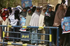 Người dân Ai Cập xếp hàng đi bỏ phiếu. (Nguồn: Reuters)