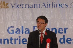 Tỉnh trưởng tỉnh Aichi phát biểu tại Gala Dinner “Bốn quốc gia - Một điểm đến.” (Ảnh: Thanh Tùng/Vietnam+)