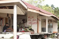 Cảnh tượng đổ nát sau trận động đất mạnh 8 độ Richter ở bờ biển phía Nam Samoa cuối tháng 9/2009. (Nguồn: AP)