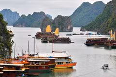 Phong cảnh Vịnh Hạ Long. (Ảnh: Trọng Đạt/TTXVN)
