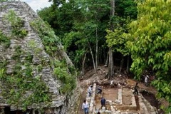 Chân móng và dấu vết cung điện mới được tìm thấy. (Nguồn: INAH)