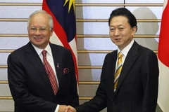 Thủ tướng Nhật Bản Yukio Hatoyama và Thủ tướng Malaysia Najib Abdul Razak sau cuộc hội đàm ngày 19/4 tại Tokyo. (Nguồn: AP)