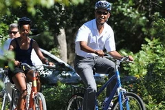 Tổng thống Obama đang nghỉ hè cùng gia đình tại Massachusetts. (Nguồn: Getty Images)