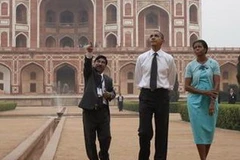 Tổng thống Obama và phu nhân thăm lăng mộ hoàng đế Humayun tại New Delhi ngày 7/11. (Nguồn: Internet)