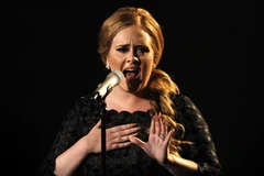 Nữ ca sỹ Adele trình diễn tại lễ trao giải MTV Video Music Awards 2011. (Nguồn: Reuters)