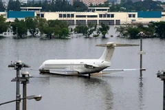 Cảnh ngập lụt tại sân bay Don Muang.(Nguồn: AFP/TTXVN)
