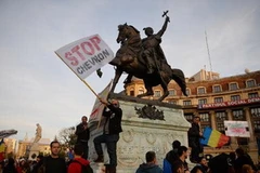 Người dân Romania biểu tình phản đối khai thác vàng. (Nguồn: AFP)