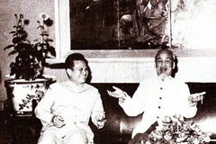 Chủ tịch Hồ Chí Minh và Chủ tịch nước Cộng hòa Dân chủ Nhân dân Lào Kaysone Phomvihane. (Ảnh tư liệu TTXVN) 