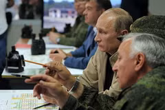 Tổng thống Putin trong chuyến thị sát cuộc tập trận Kavkaz-2012. (Nguồn: kremlin.ru)