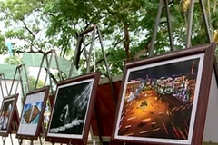 Các tác phẩm trưng bày tại triển lãm. (Ảnh: Kim Há/Vietnam+)