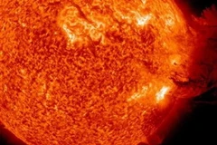 Một vụ bùng cháy trên bề mặt Mặt Trời. (Nguồn: AP)