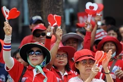 Những người "áo đỏ" biểu tình chống chính phủ ở Bangkok, ngày 5/4. (Nguồn: AFP/TTXVN)