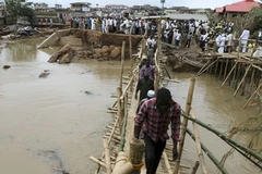 Lũ cuốn trôi nhiều cây cầu ở Ibadan. (Nguồn: Reuters)