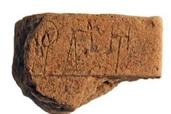 Phiến đất sét có khắc văn bản cổ nhất châu Âu. (Nguồn: Internet)