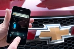 OnStar cho phép người dùng khởi động xe, khóa và mở cửa xe, bật đèn pha... chỉ bằng một chiếc smartphone. (Nguồn: Internet)