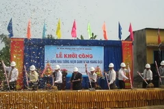 Lễ khởi công Nhà tưởng niệm danh nhân Hoàng Diệu. (Ảnh: Hà Dương/Vietnam+)