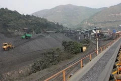 Một dây chuyền tuyển than. (Ảnh: Hà Thái/TTXVN)