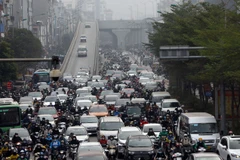 [Photo] Giao thông nút giao Ngã Tư Sở: Nút giao thoáng nhưng đường tắc