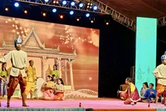 Nghệ thuật sân khấu Dì kê được tái hiện tại buổi lễ. (Ảnh: Thanh Sang/TTXVN)