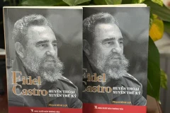 Hai cuốn sách khắc họa chân dung của Chủ tịch Cuba Fidel Castro