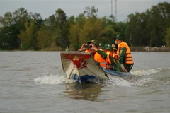 Đồng Tháp: Tăng cường chống buôn lậu khu vực biên giới mùa nước nổi